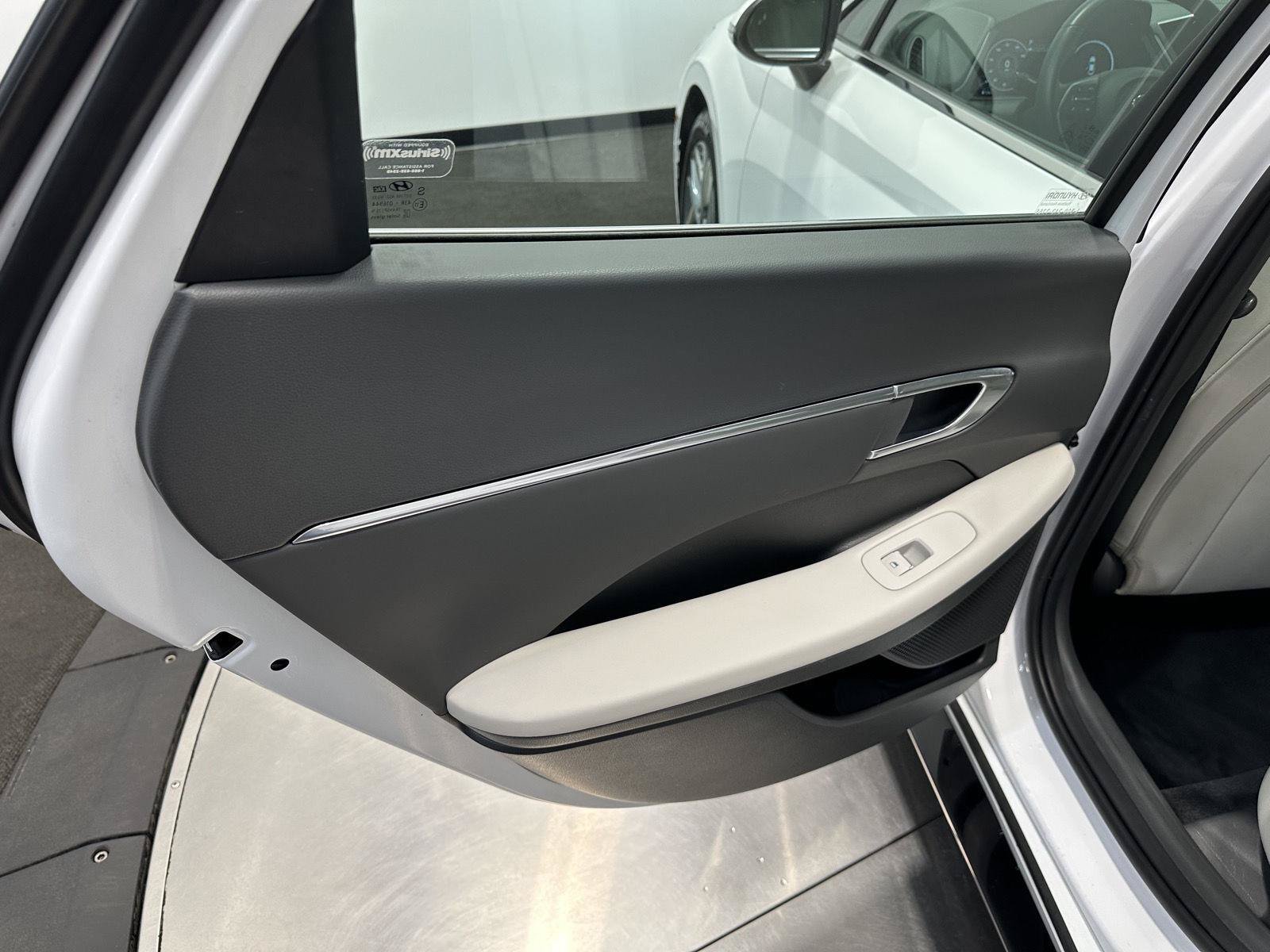Certified 2023 Hyundai Sonata SEL w/ Convenience Package FWD image 25
