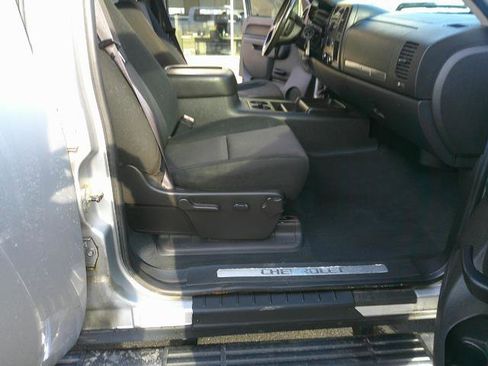 Used 2011 Chevrolet Silverado 1500 LT w/ Z71 Appearance Package image 6