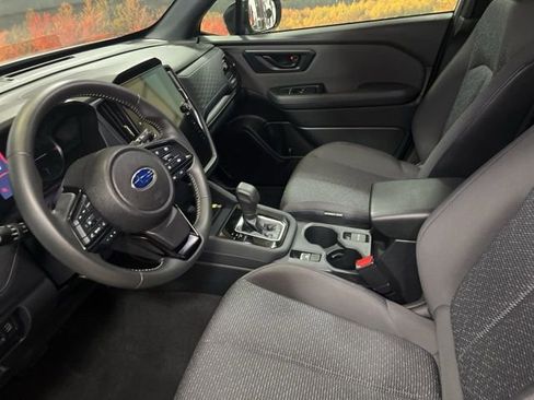 Used 2025 Subaru Forester Premium AWD/4WD image 24