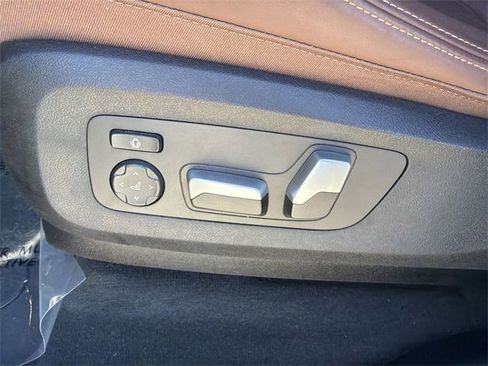 Certified 2025 BMW X5 sDrive40i w/ Premium Package image 22