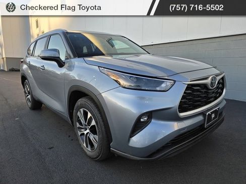 Used 2023 Toyota Highlander XLE image 11