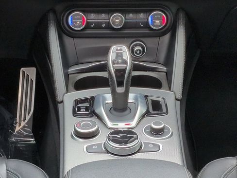 Used 2024 Alfa Romeo Stelvio Ti AWD/4WD image 18