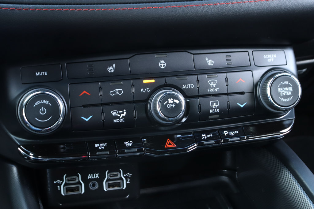 Used 2026 Dodge Durango GT w/ Blacktop Package AWD/4WD image 31