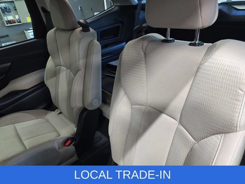 Used 2025 Subaru Ascent Premium w/ Premium Package AWD/4WD image 14
