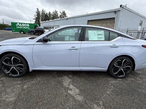 New 2025 Nissan Altima 2.5 SR w/ SR Premium Package image 7