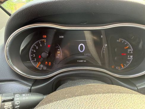 Used 2016 Jeep Grand Cherokee Limited AWD/4WD image 6