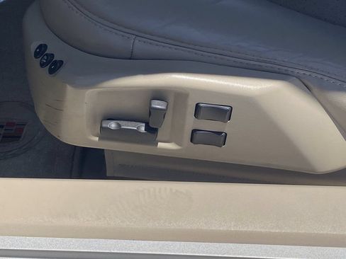 Used 2005 Cadillac XLR RWD image 17