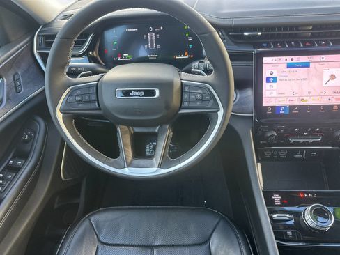 Used 2022 Jeep Grand Cherokee Limited 4xe w/ Luxury Tech Group II AWD/4WD image 14