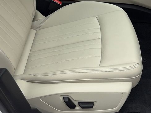 Used 2025 Audi A6 2.0T Premium w/ Convenience Plus Package image 48