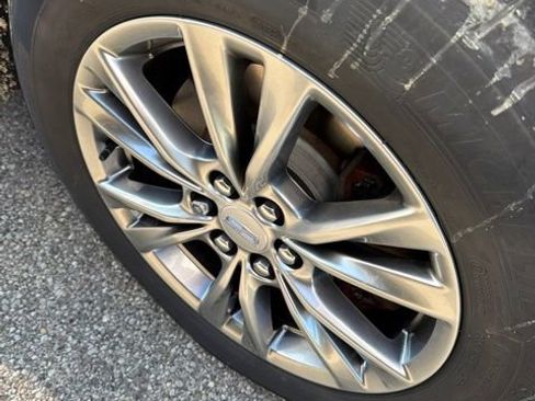 Used 2022 Cadillac XT5 Premium Luxury AWD/4WD image 3