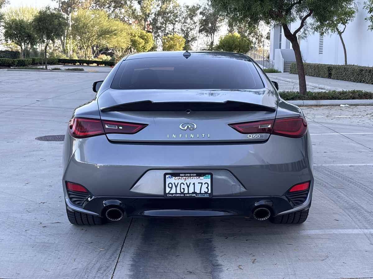 Used 2018 INFINITI Q60 Red Sport 400 w/ Sensory Package 3.0T Sport RWD image 4