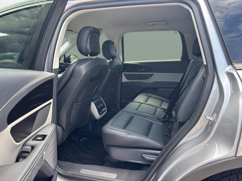 Certified 2024 Lincoln Nautilus Premier AWD/4WD image 8