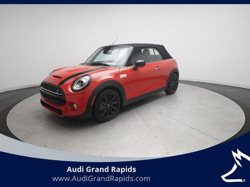 Used 2019 MINI Cooper S w/ Premium Package FWD image 1