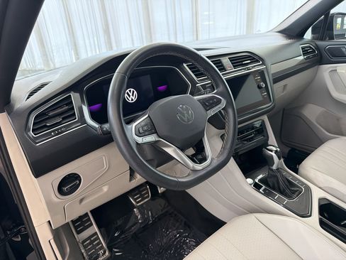 Used 2023 Volkswagen Tiguan SE R-Line FWD image 4