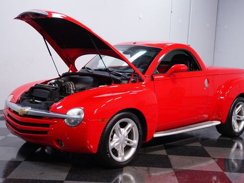 Used 2005 Chevrolet SSR image 29