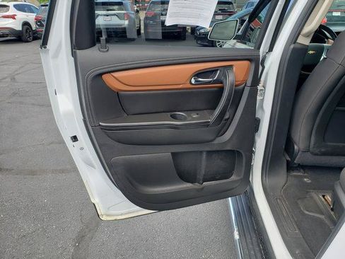 Used 2017 Chevrolet Traverse LT w/ Style and Technology Package AWD/4WD image 13