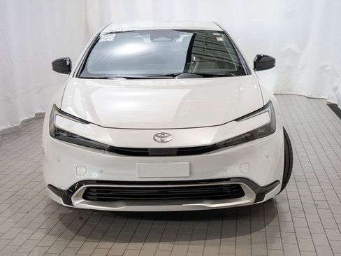 Certified 2025 Toyota Prius XSE image 2
