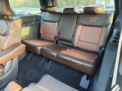 Used 2025 Ford Expedition King Ranch image 32