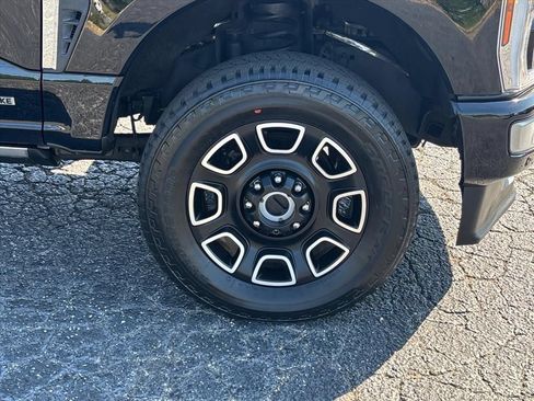 Used 2024 Ford F250 Platinum AWD/4WD image 11
