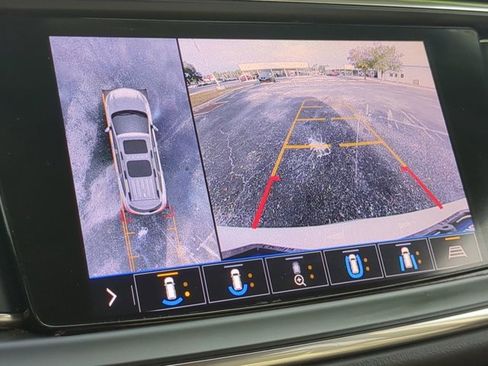 Used 2021 Buick Enclave Essence image 20