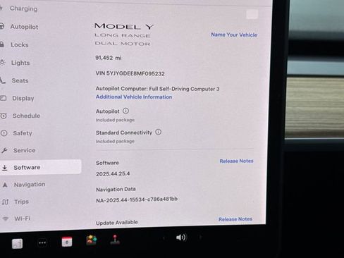 Used 2021 Tesla Model Y Long Range AWD/4WD image 25