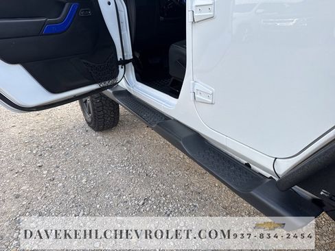 Used 2015 Jeep Wrangler Unlimited Sahara w/ Connectivity Group image 38