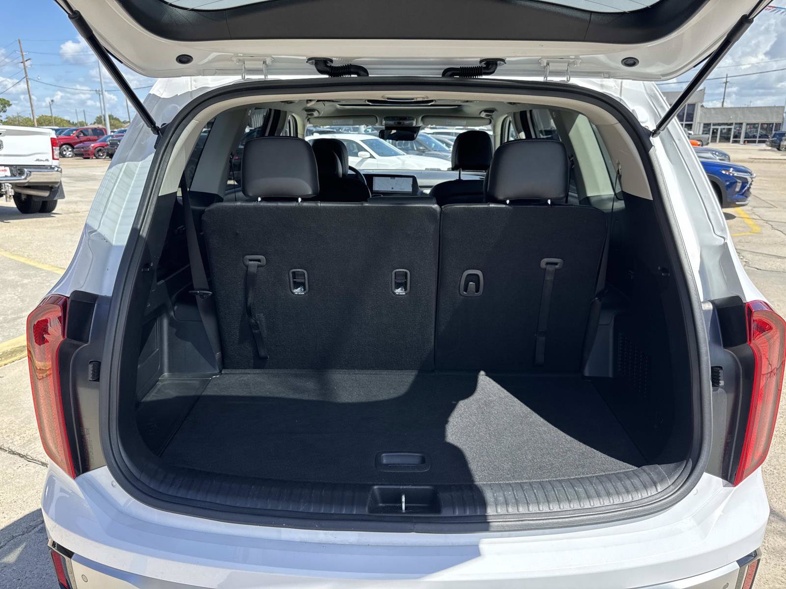 Used 2024 Kia Telluride S w/ S Sunroof Package FWD image 8