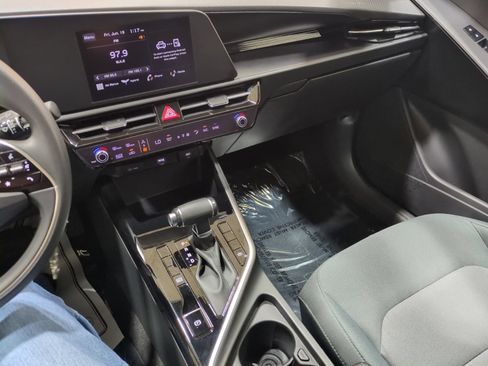 Certified 2023 Kia Niro LX FWD image 24