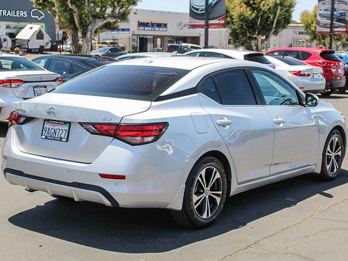 Used 2022 Nissan Sentra SV FWD image 8