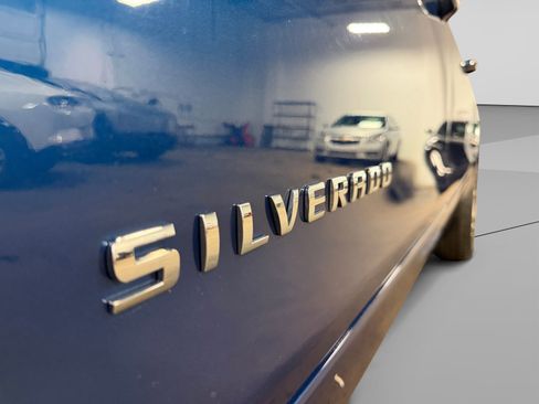 Used 2017 Chevrolet Silverado 1500 LT w/ All Star Edition image 39