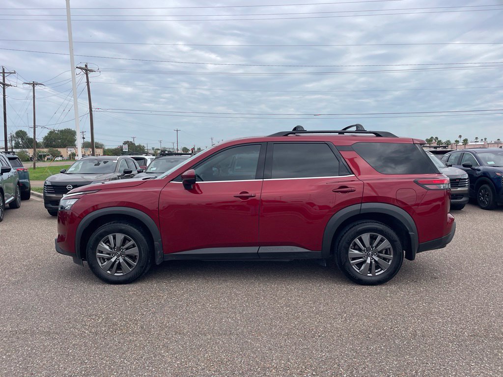 Certified 2025 Nissan Pathfinder SV FWD image 4