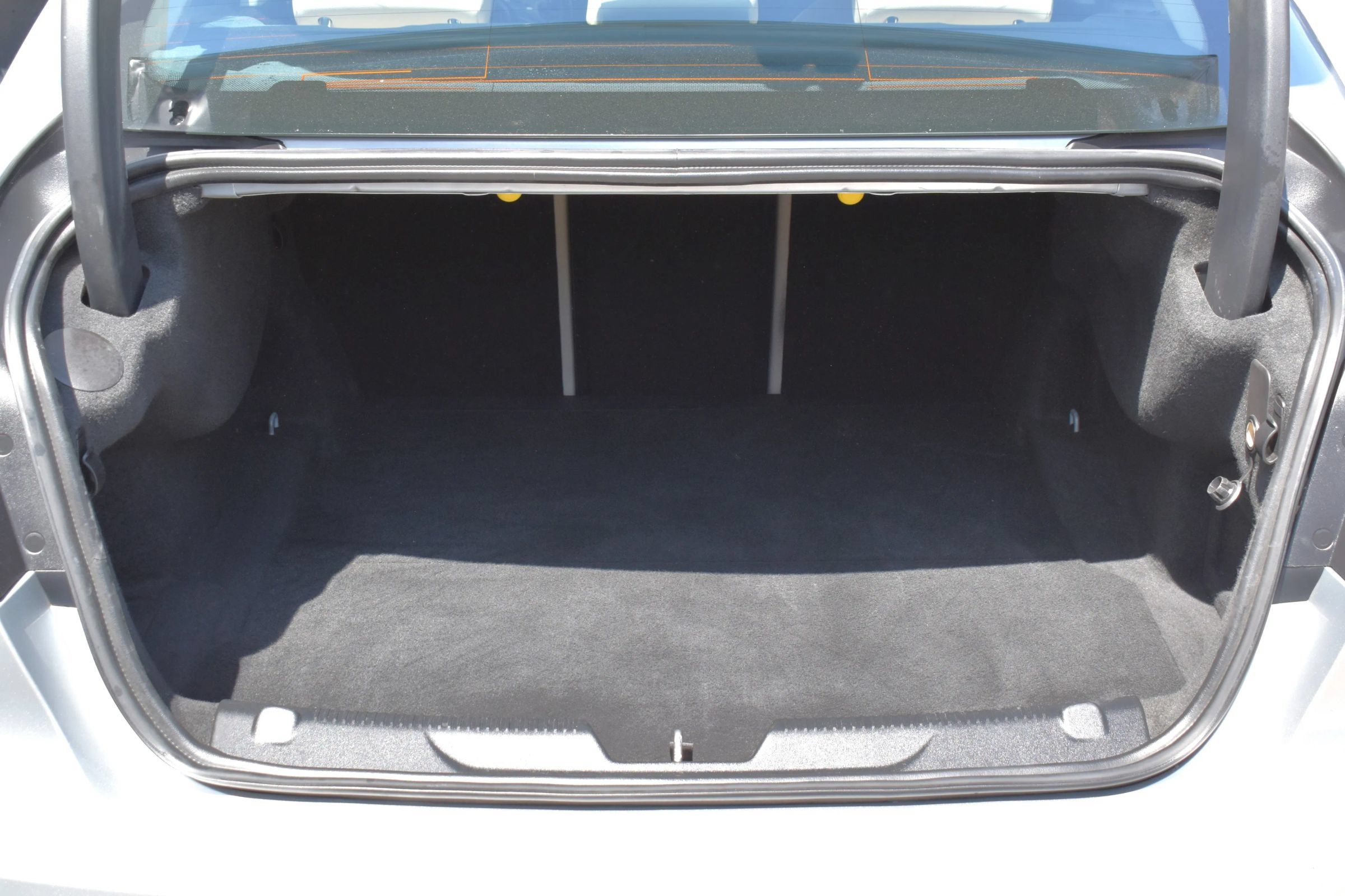 Used 2017 Jaguar XE Premium RWD image 42