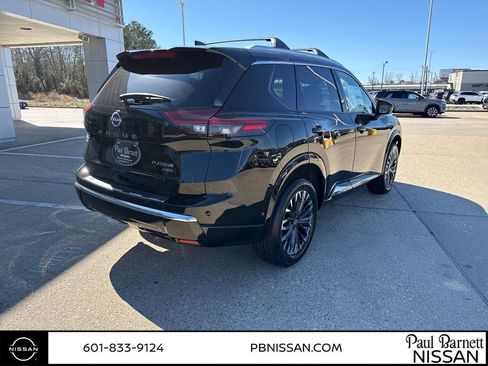 New 2026 Nissan Rogue Platinum image 4