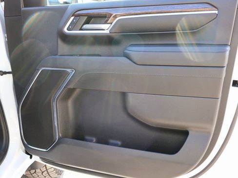 Used 2024 GMC Sierra 2500 SLE image 8