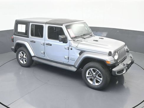 Used 2019 Jeep Wrangler Unlimited Sahara AWD/4WD image 55