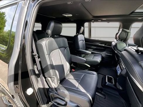 Used 2026 Jeep Grand Wagoneer Summit w/ Premium Group III AWD/4WD image 26
