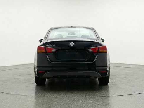 Used 2025 Nissan Altima 2.5 SV image 7