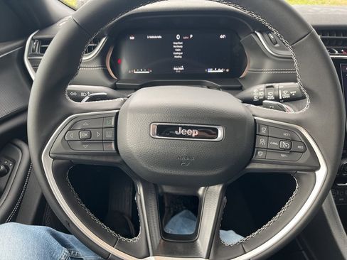 New 2025 Jeep Grand Cherokee 4WD image 20