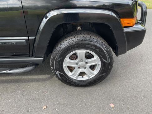 Used 2007 Jeep Commander Sport image 12