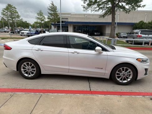 Used 2019 Ford Fusion SEL image 4