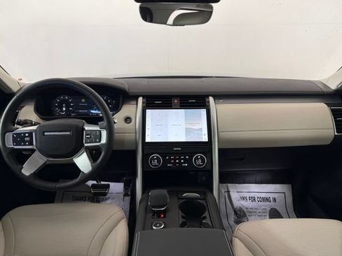 Used 2025 Land Rover Discovery Dynamic SE AWD/4WD image 25