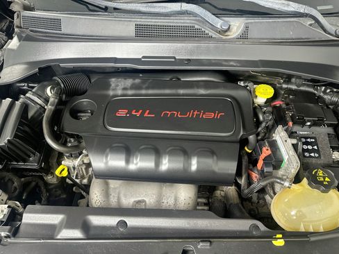 Used 2018 Jeep Compass Latitude w/ Popular Equipment Group AWD/4WD image 33