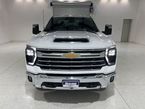 Used 2024 Chevrolet Silverado 2500 LTZ image 8
