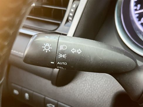 Used 2019 Toyota Camry SE image 26