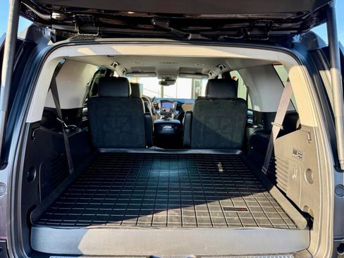 Used 2018 Chevrolet Tahoe Premier w/ RST Edition image 21