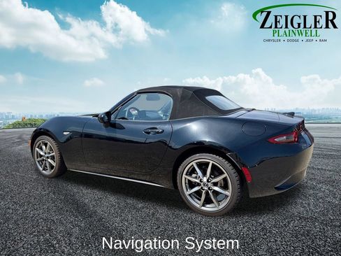 Used 2023 MAZDA MX-5 Miata Grand Touring RWD image 2