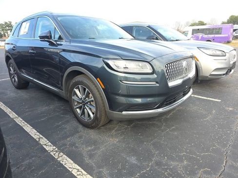 Used 2022 Lincoln Nautilus FWD image 2