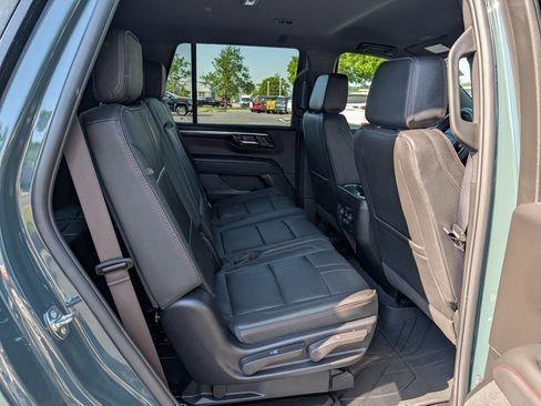 Used 2026 Chevrolet Tahoe RST w/ Comfort Package AWD/4WD image 18