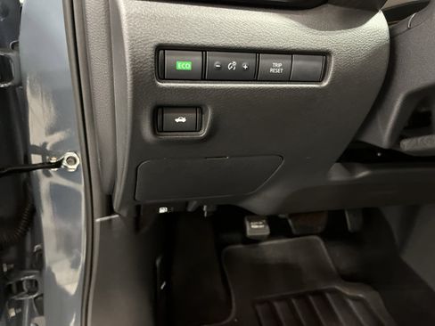 Used 2025 Nissan Sentra SV w/ Trunk Package FWD image 20