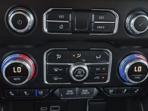Used 2024 GMC Yukon AT4 AWD/4WD image 36